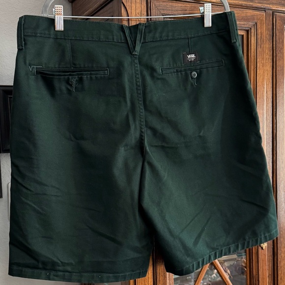 Men’s Vans Authentic Chino Shorts Green Size 36 - Picture 2 of 5